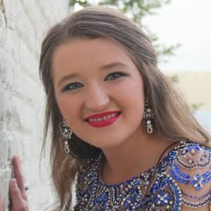 Meet your Posher, Alexandra